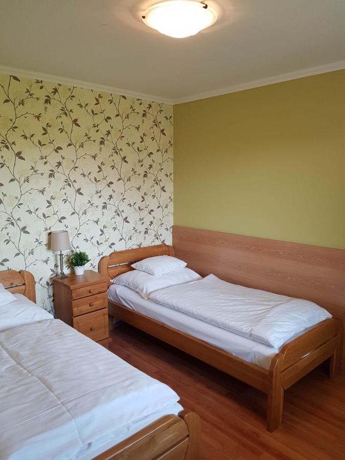Elek Apartmanhaz ไฮจ์ดุสโซบอสโล ภายนอก รูปภาพ