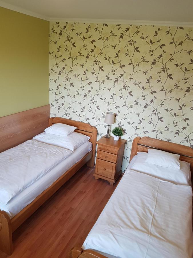 Elek Apartmanhaz ไฮจ์ดุสโซบอสโล ภายนอก รูปภาพ